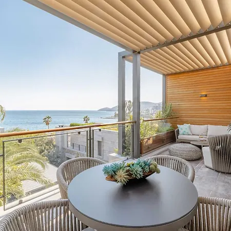 Appartamento 2-bedroom Beachfront Flat With Amenities *