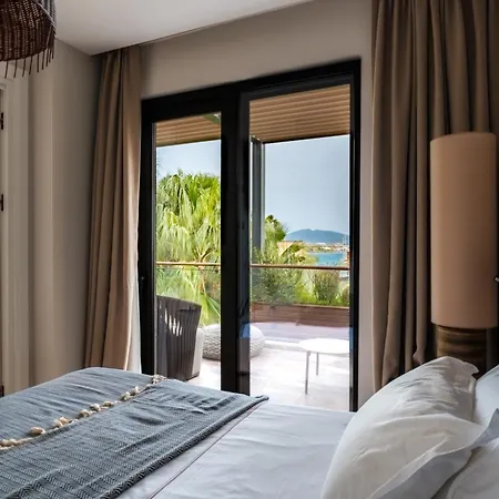Apartament 2-Bedroom Beachfront Flat With Hotel Amenities Bodrum