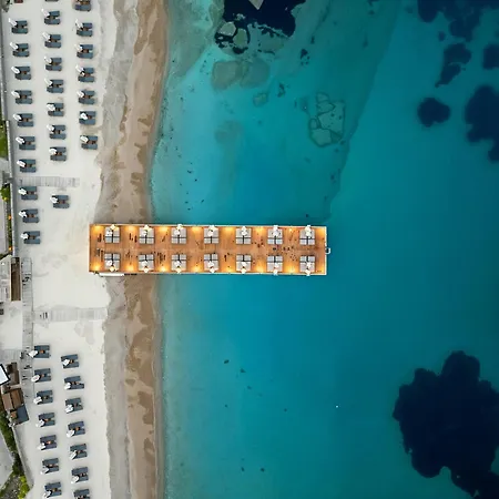 2-bedroom Beachfront Flat With Amenities דירה *