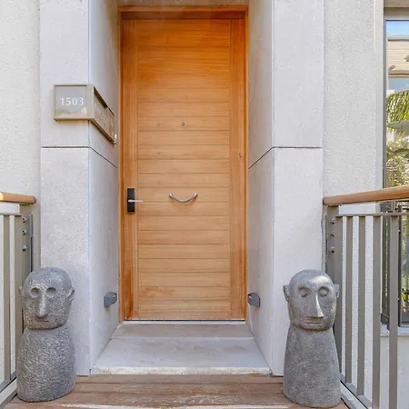 2-bedroom Beachfront Flat With Amenities * בודרום